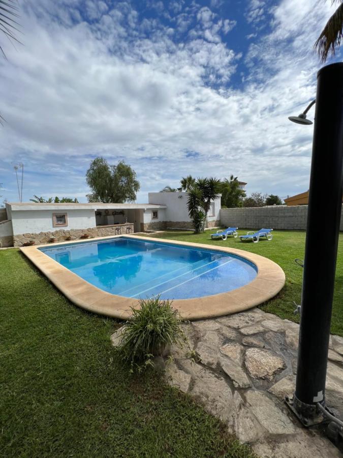 Chalet En La Barrosa, Piscina+Bbq+Grifo De Cerveza ชิกลานา เด ลา ฟรอนเตรา ภายนอก รูปภาพ